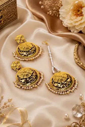 Pearl fringe floral filigree earring tikka set