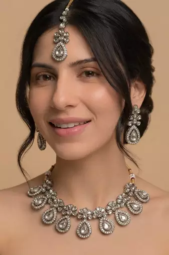 Silver-tone teardrop polki choker set with maang tikka