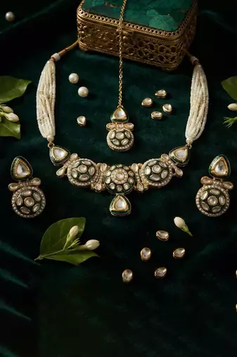 Emerald enamel polki choker set with maang tikka