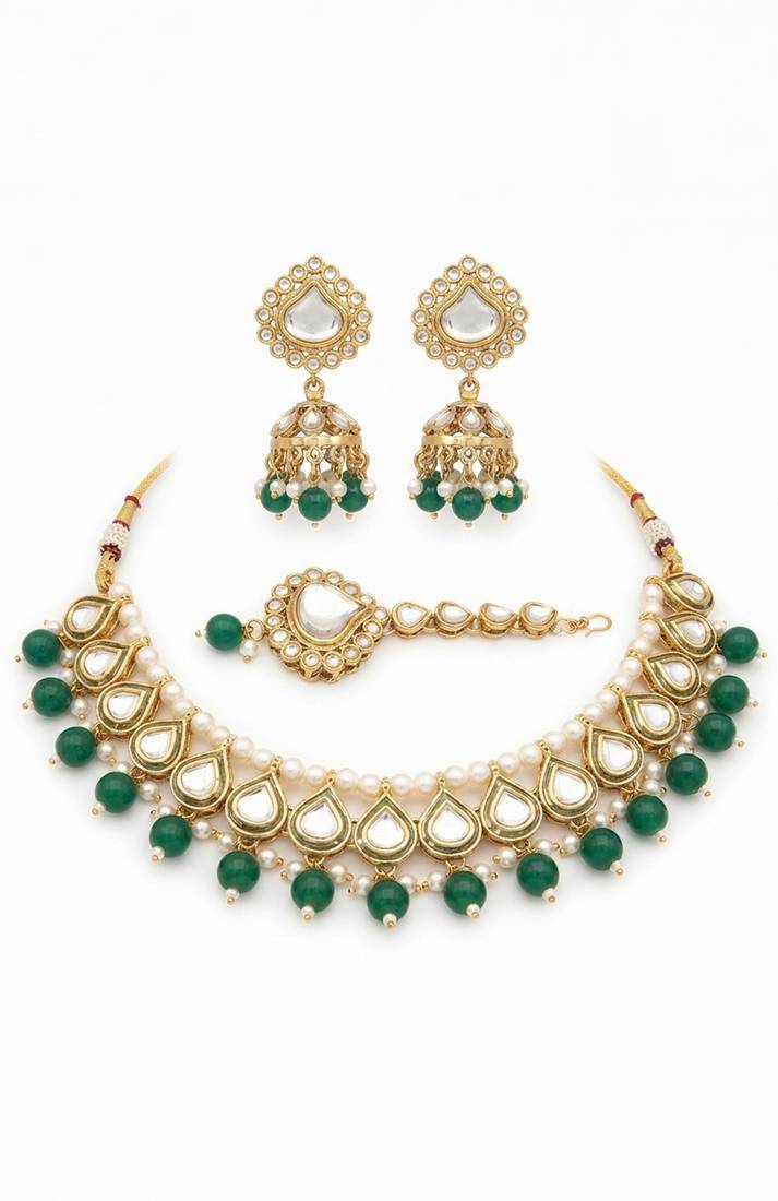 Emerald teardrop polki choker set with maang tikka
