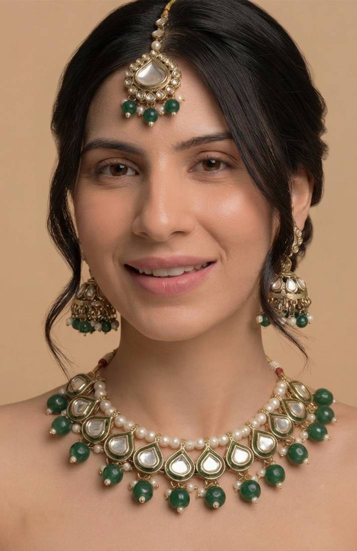 Emerald teardrop polki choker set with maang tikka