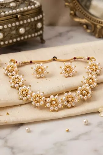 Pearl blossom choker set
