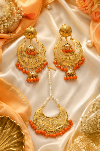 Orange beaded gold earring tikka set