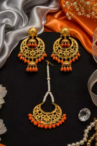 Orange beaded gold earring tikka set