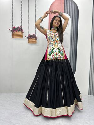 Women’s Chaniya Choli For Navratri – Motedo Gamathi & Real Mirror Work With 6 Meter Pure Cotton Lehenga 1