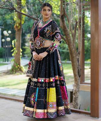 Black Mirror With Lampi Lace Borders Cotton Lahenga Choli Set 3