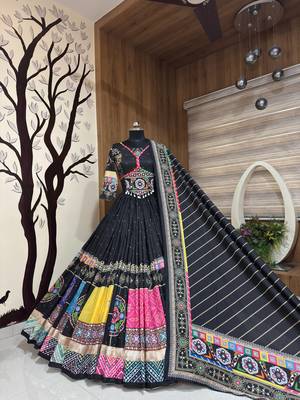Black Mirror With Lampi Lace Borders Cotton Lahenga Choli Set 5