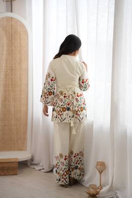 White floral printed slub cotton kurta pant set with lining 4