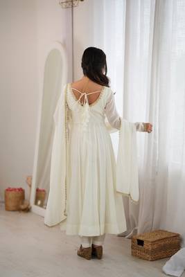 White mirror handwork mal chanderi anarkali gown with dupatta and pant set 4