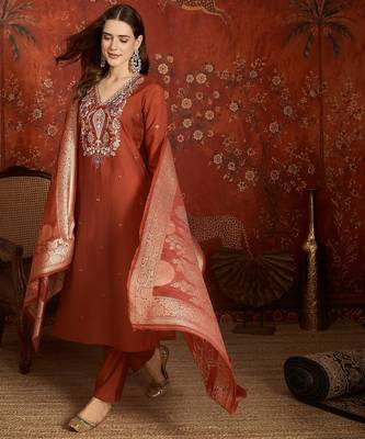 Rust cotton embroidered kurta set. 5
