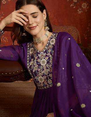 Purple cotton embroidered kurta set. 1