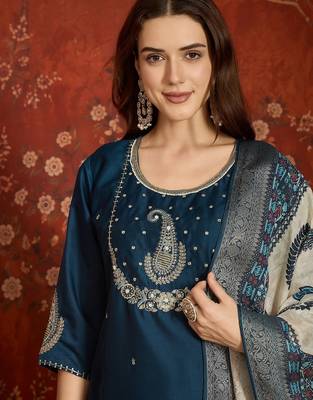 Teal cotton embroidered kurta set. 2