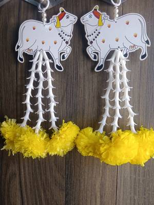 handmade mdf cow wall hanging for home decor pack of 2 1
