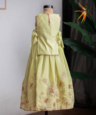 Green embroidered muslin cotton ghagra choli 5