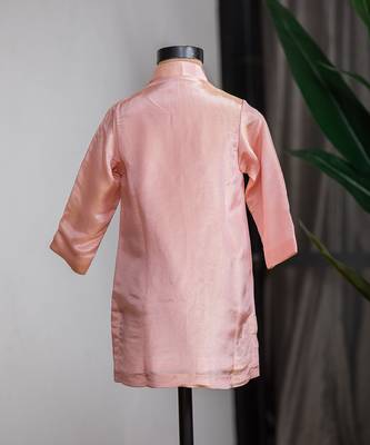 Peach embroidered cosmic silk kurta set 5