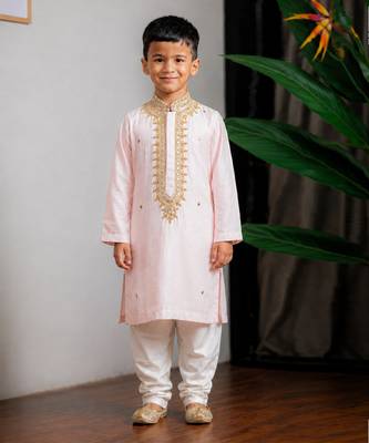 Pink embroidered dola silk kurta set 1