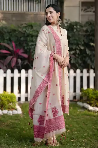 Cream handwoven jamdani kurti with dupatta and pant