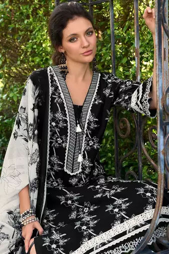Women Floral Embroidered Regular Thread Work Pure Cotton Kurta Set
