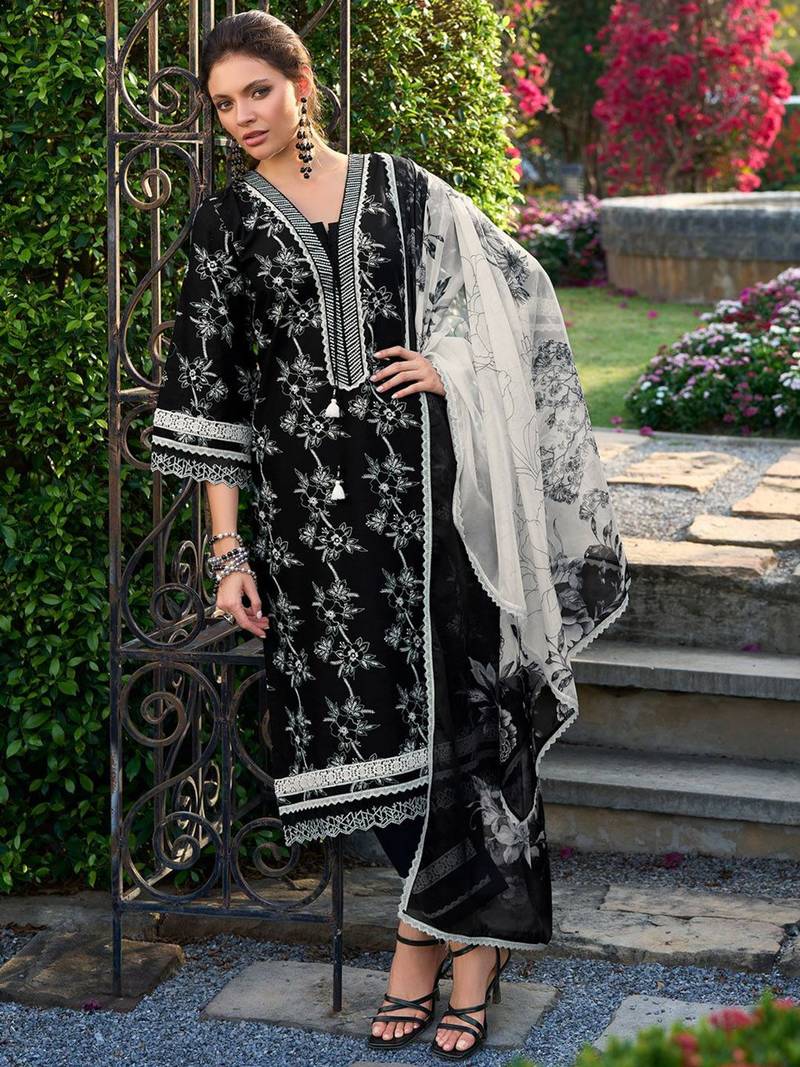 Women Floral Embroidered Regular Thread Work Pure Cotton Kurta Set