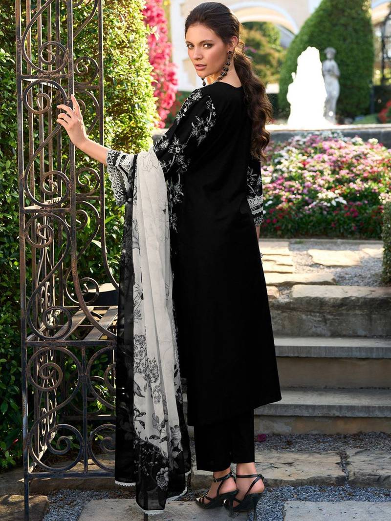 Women Floral Embroidered Regular Thread Work Pure Cotton Kurta Set