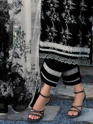 Women Floral Embroidered Regular Thread Work Pure Cotton Kurta Set 6