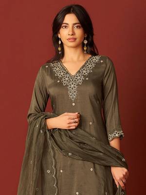 Women Ethnic Motifs Embroidered Regular Sequinned Kurta with Trousers & Dupatta 1