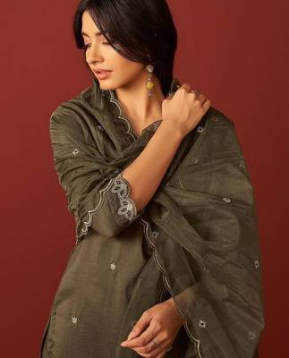 Women Ethnic Motifs Embroidered Regular Sequinned Kurta with Trousers & Dupatta 3
