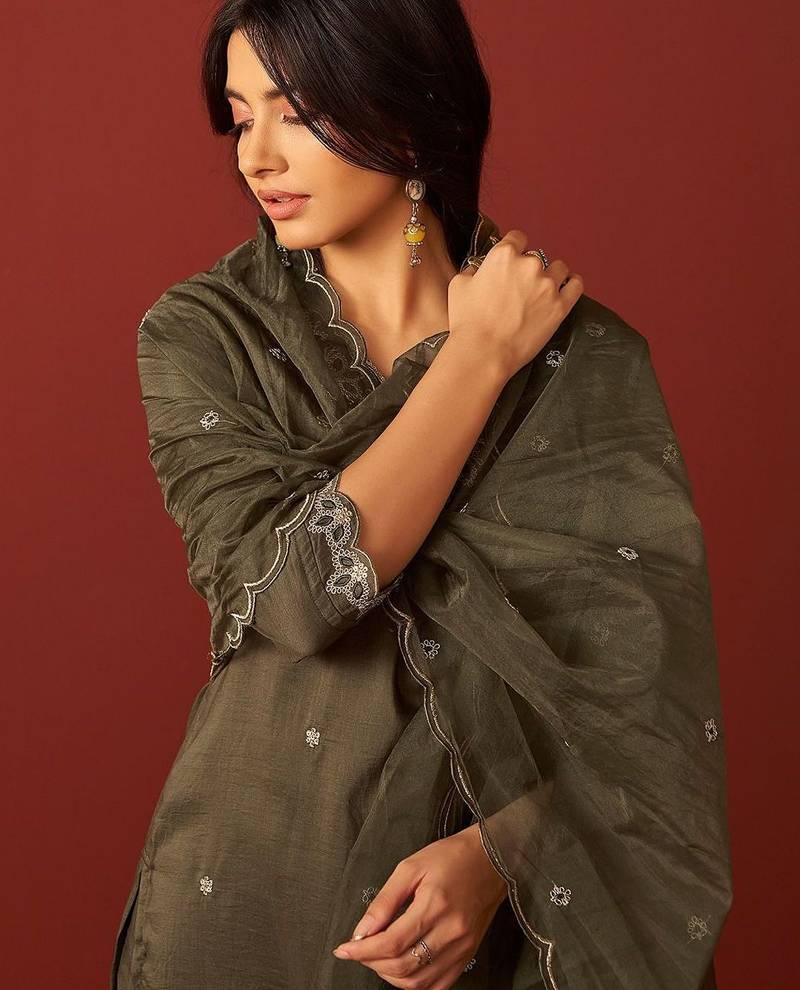 Women Ethnic Motifs Embroidered Regular Sequinned Kurta with Trousers & Dupatta