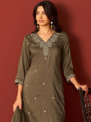 Women Ethnic Motifs Embroidered Regular Sequinned Kurta with Trousers & Dupatta 6