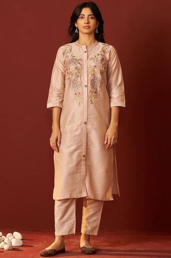 Women Floral Embroidered Cotton Kurta with Trousers