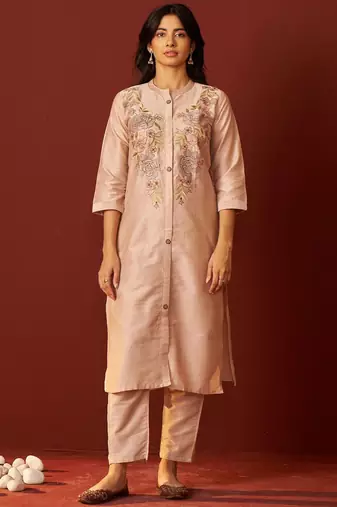 Women Floral Embroidered Cotton Kurta with Trousers