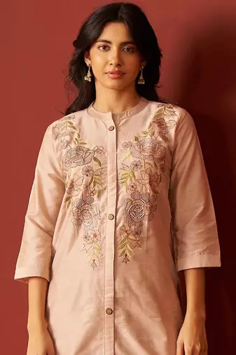 Women Floral Embroidered Cotton Kurta with Trousers