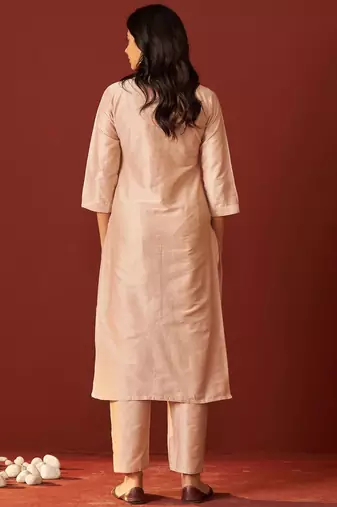 Women Floral Embroidered Cotton Kurta with Trousers