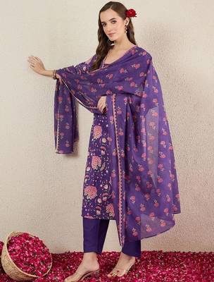 Women Floral Printed Cotton Kurta with Trousers & Dupatta 1