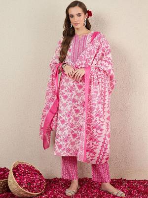Women Floral Printed Kurta with Trousers & Dupatta 1