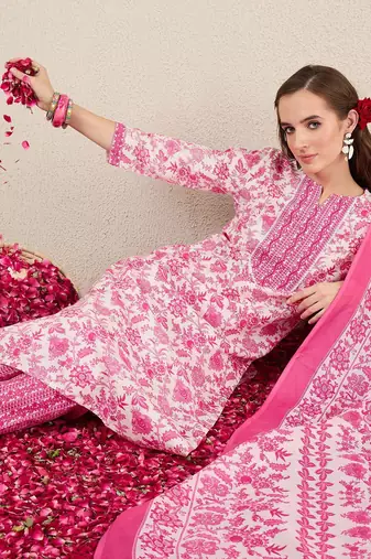 Women Floral Printed Kurta with Trousers & Dupatta