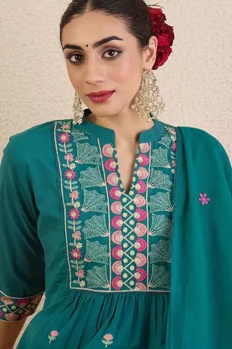 Floral Embroidered Thread Work Pure Cotton Kurta with Trousers & Dupatta