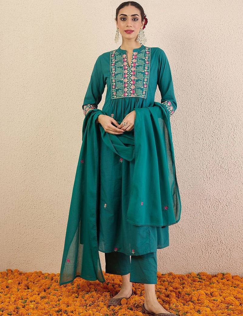 Floral Embroidered Thread Work Pure Cotton Kurta with Trousers & Dupatta