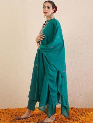 Floral Embroidered Thread Work Pure Cotton Kurta with Trousers & Dupatta 4