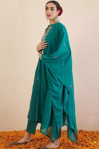 Floral Embroidered Thread Work Pure Cotton Kurta with Trousers & Dupatta