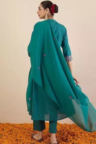 Floral Embroidered Thread Work Pure Cotton Kurta with Trousers & Dupatta