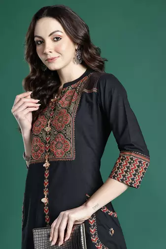 Ethnic Motifs Printed Pure Cotton Kurta with Trousers