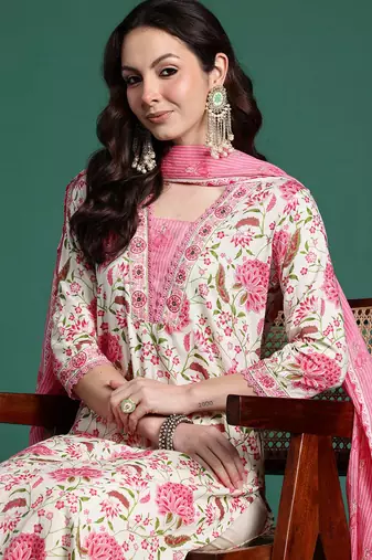 Women Floral Printed Kurta with Trousers & Dupatta