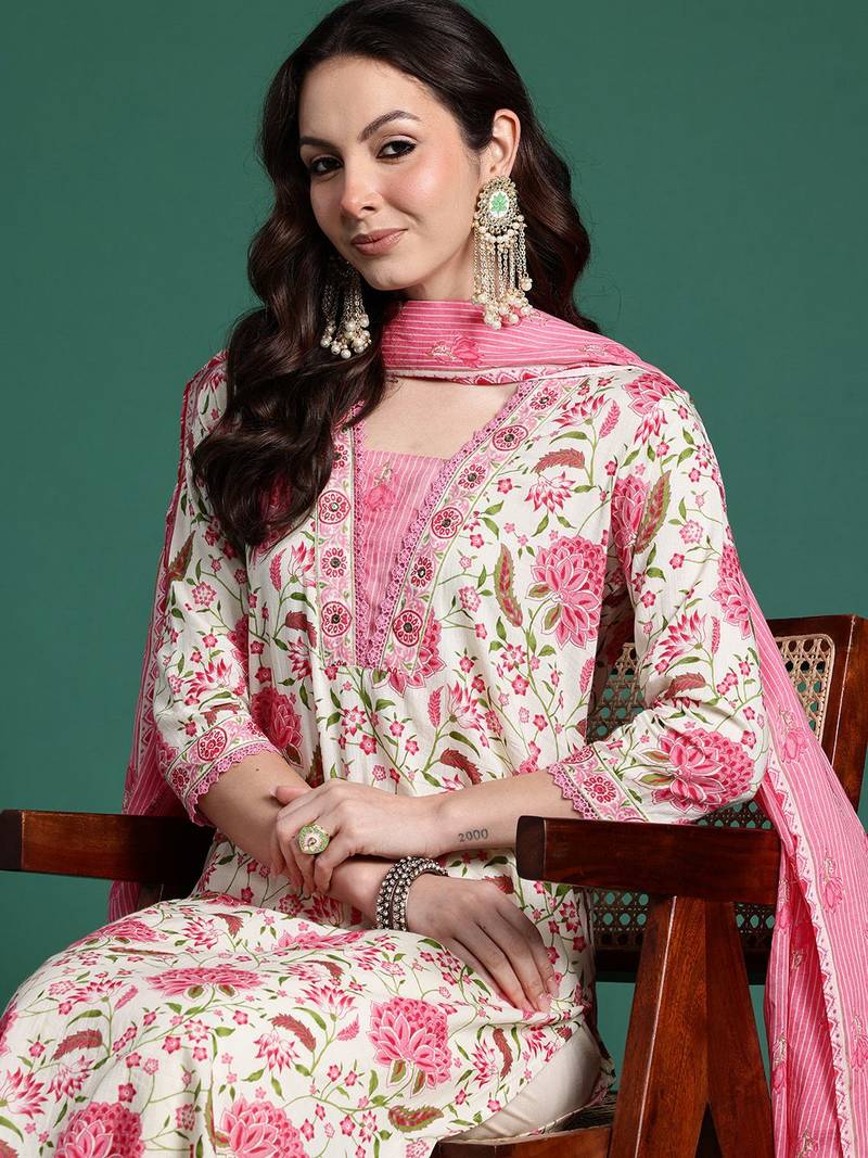 Women Floral Printed Kurta with Trousers & Dupatta