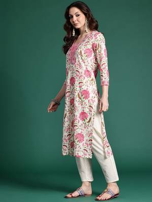 Women Floral Printed Kurta with Trousers & Dupatta 6