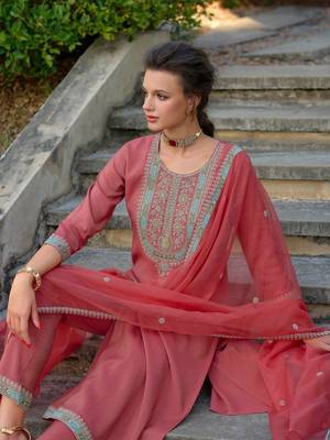 Ethnic Motifs Yoke Design Straight Kurta with Trousers & Dupatta 4