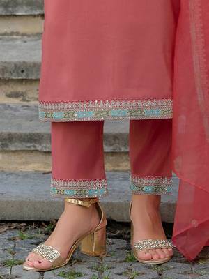 Ethnic Motifs Yoke Design Straight Kurta with Trousers & Dupatta 6