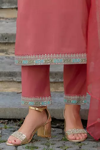 Ethnic Motifs Yoke Design Straight Kurta with Trousers & Dupatta