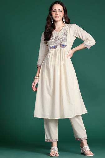 Embroidered Panelled Thread Work Kurta with Trousers