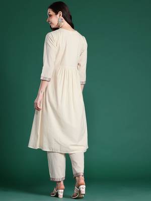 Embroidered Panelled Thread Work Kurta with Trousers 7